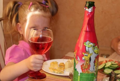 Детское шампанское: стоит ли ставить на новогодний стол?